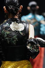 アンダーカバー 2022-23年秋冬ウィメンズコレクション - 心に燻る冷たい炎｜写真113