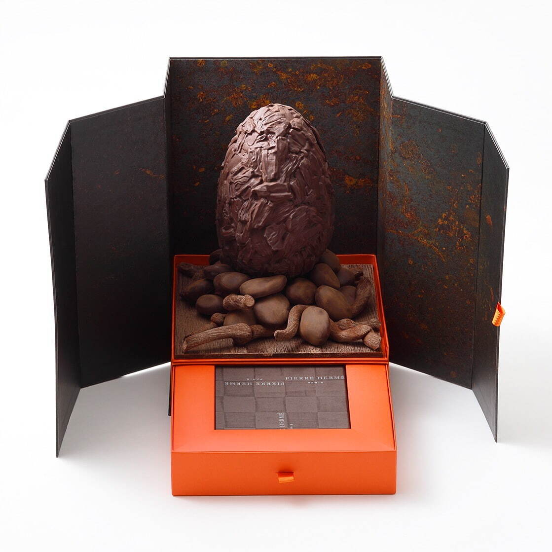 ピエール・エルメ・パリのイースター、“大自然”着想のエッグチョコや約27cmのウサギ型ショコラ｜写真9
