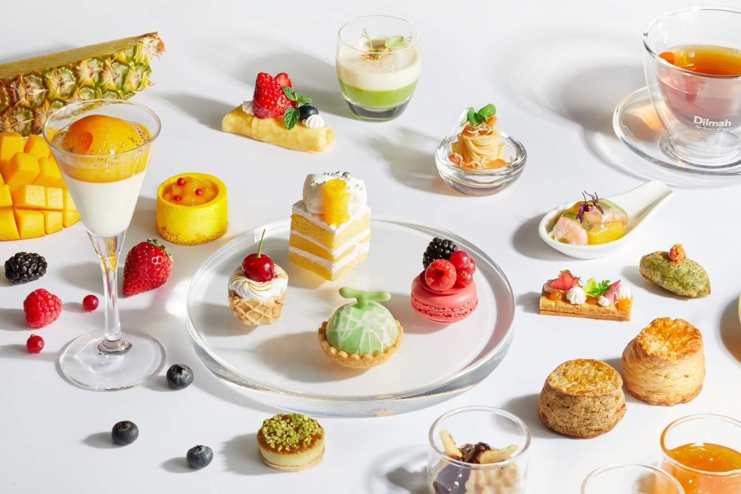 ヒルトン東京ベイ「フルーツ アフタヌーンティー」メロンムースやマンゴーショートケーキ