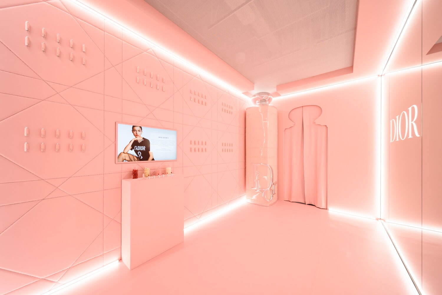 ディオール(DIOR), ピエール・エルメ・パリ(PIERRE HERMÉ PARIS) アディクト ショールーム｜写真14