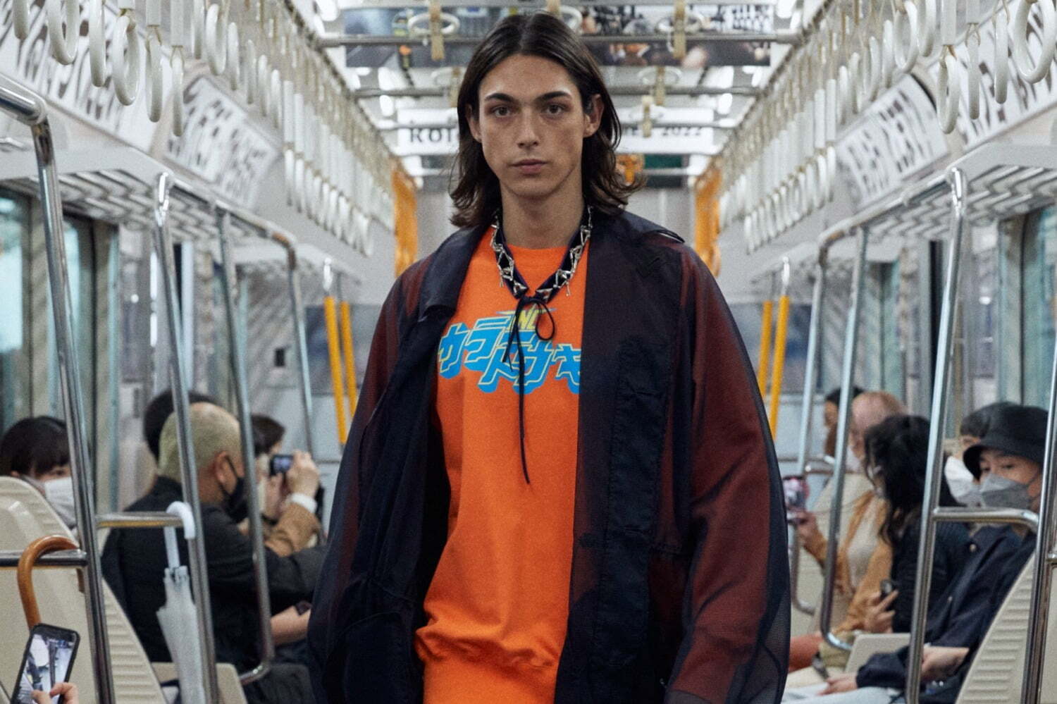 カラー 22年春夏新作がミッドウエスト 名古屋に集結、シースルーコートやレースを飾ったニットなど