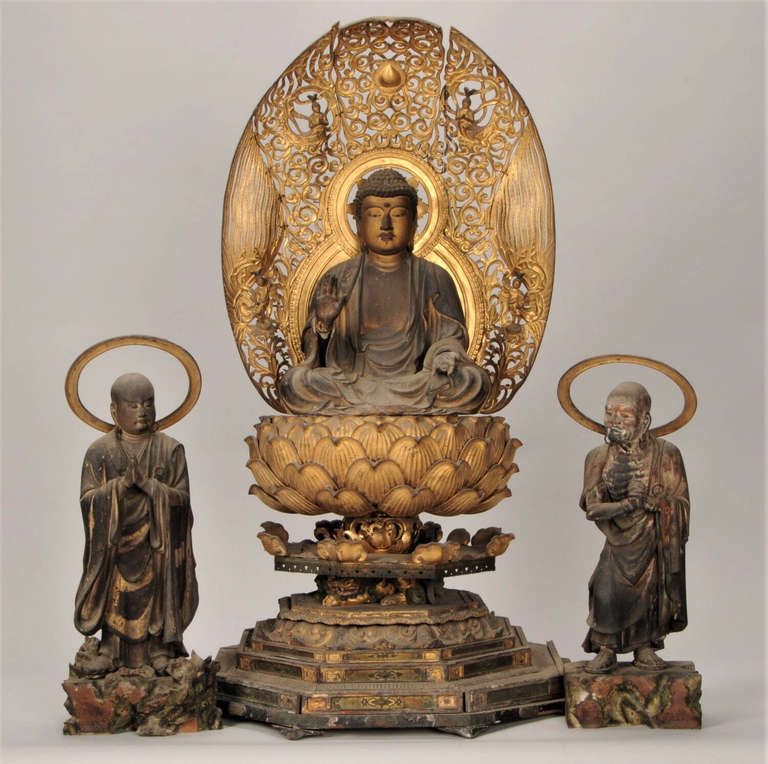 木造 釈迦如来坐像および阿難・迦葉立像 康俊作 日本 南北朝・1347年(貞和3) 和歌山・海雲寺 画像提供：和歌山県立博物館［通期展示］