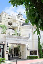 アリスのデザートブッフェが横浜で、ビビットカラー苺＆チョコスイーツで“アリスの世界”を表現｜写真12