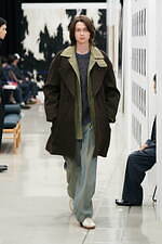 ヨーク 2022年秋冬コレクション - クリフォード・スティル、画布にふるえるポリフォニー｜写真12