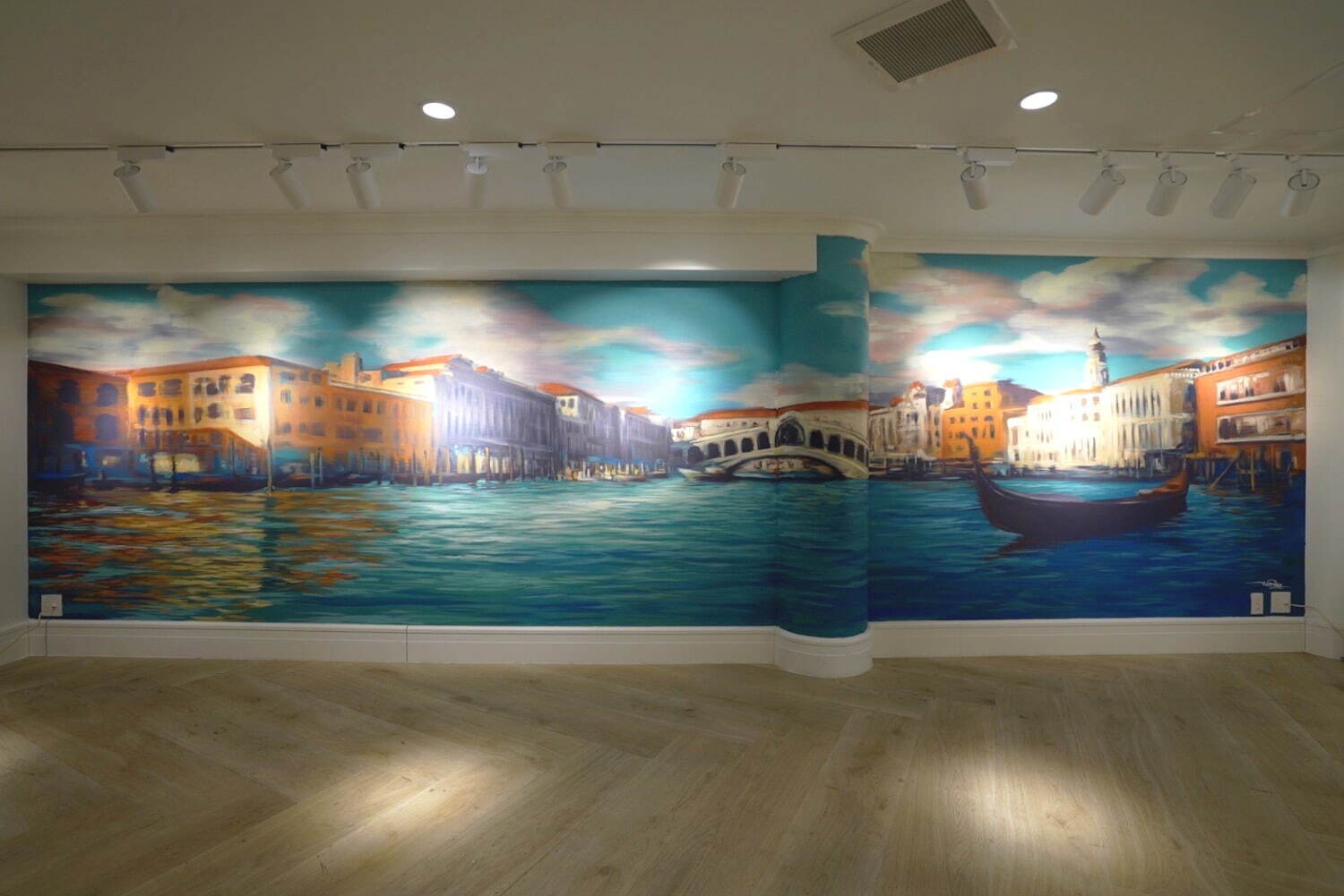 インティミッシミ22年春夏ランジェリー＆100%シルクシャツ、渋谷で“ヴェネチア旅行体験”アート展示も｜写真5