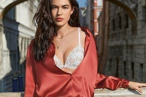 インティミッシミ22年春夏ランジェリー＆100%シルクシャツ、渋谷で“ヴェネチア旅行体験”アート展示も