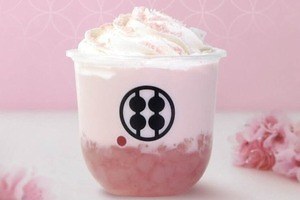“まるで桜餅”「わらびもちドリンク 桜ラテ」モッチリわらびもち入りドリンク、甘味処 鎌倉から