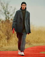 イレニサ 2022-23年秋冬コレクション、“朱”が持つ神聖さを閉じ込めて｜写真5