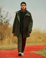 イレニサ 2022-23年秋冬コレクション、“朱”が持つ神聖さを閉じ込めて｜写真6