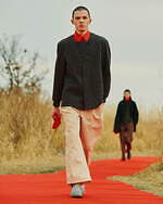 イレニサ 2022-23年秋冬コレクション、“朱”が持つ神聖さを閉じ込めて｜写真11