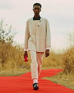 イレニサ 2022-23年秋冬コレクション、“朱”が持つ神聖さを閉じ込めて｜写真22