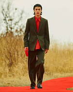 イレニサ 2022-23年秋冬コレクション、“朱”が持つ神聖さを閉じ込めて｜写真24