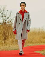 イレニサ 2022-23年秋冬コレクション、“朱”が持つ神聖さを閉じ込めて｜写真27