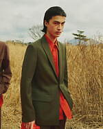 イレニサ 2022-23年秋冬コレクション、“朱”が持つ神聖さを閉じ込めて｜写真33