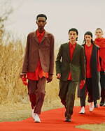 イレニサ 2022-23年秋冬コレクション、“朱”が持つ神聖さを閉じ込めて｜写真41