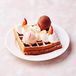 ピエール マルコリーニの春限定メニュー、“シャンパン香る”チョコレート×苺アイスの華やかパフェ｜写真3