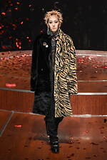 コンダクター 2022-23年秋冬コレクション、美しくも危うい感情の二面性｜写真12