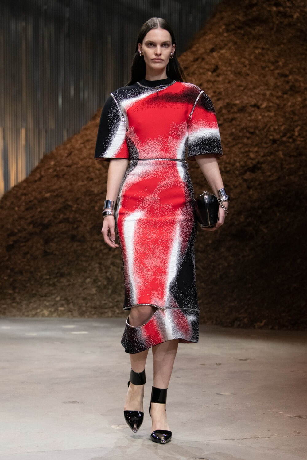 アレキサンダー・マックイーン(Alexander McQueen) 2022-23年秋冬