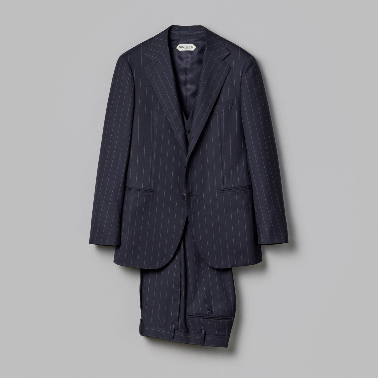 ユナイテッドアローズ＆コム デ ギャルソン＆ニューバランスによる“スーツを楽しむ”限定ストアが渋谷に｜写真2