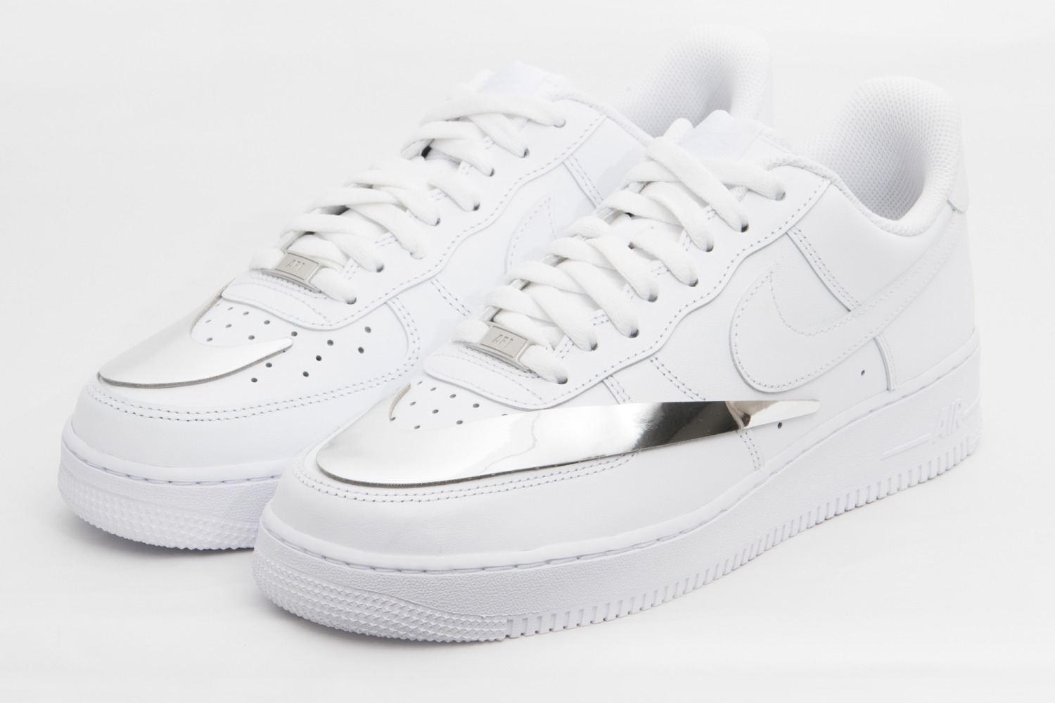 エアフォース1｜ユナイテッドアローズ＆コム デ ギャルソン＆ニューバランスによる“スーツを楽しむ”限定ストアが渋谷に