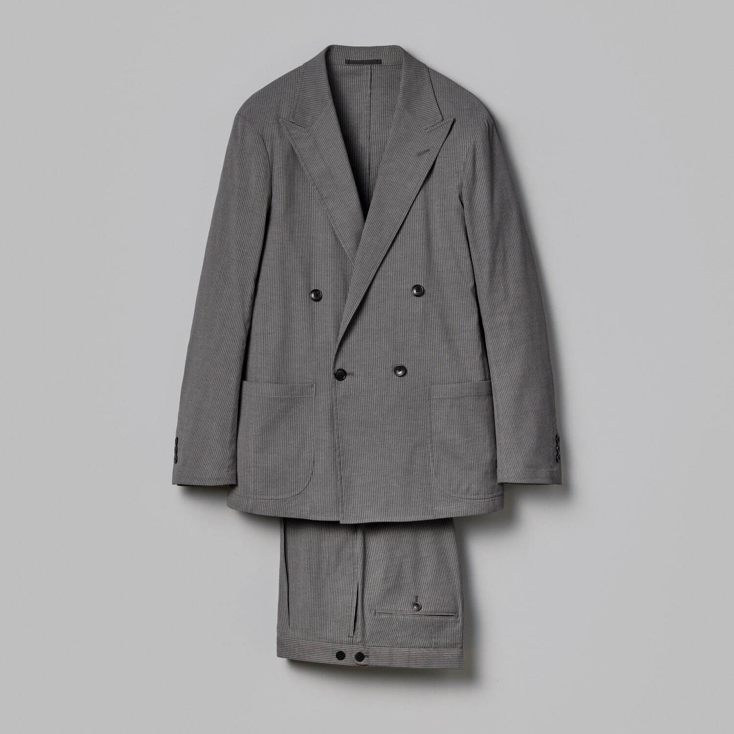 ユナイテッドアローズ コードレーン生地のジャケット 49,500円、パンツ 19,800円