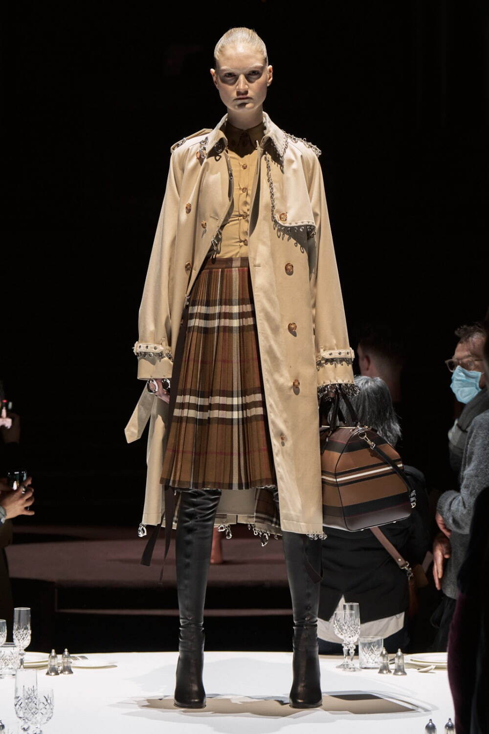 バーバリー(BURBERRY) 2022-23年秋冬ウィメンズコレクション  - 写真9