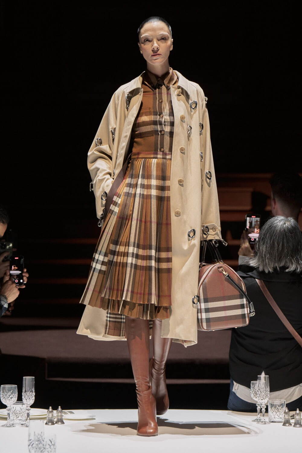 バーバリー(BURBERRY) 2022-23年秋冬ウィメンズコレクション  - 写真13