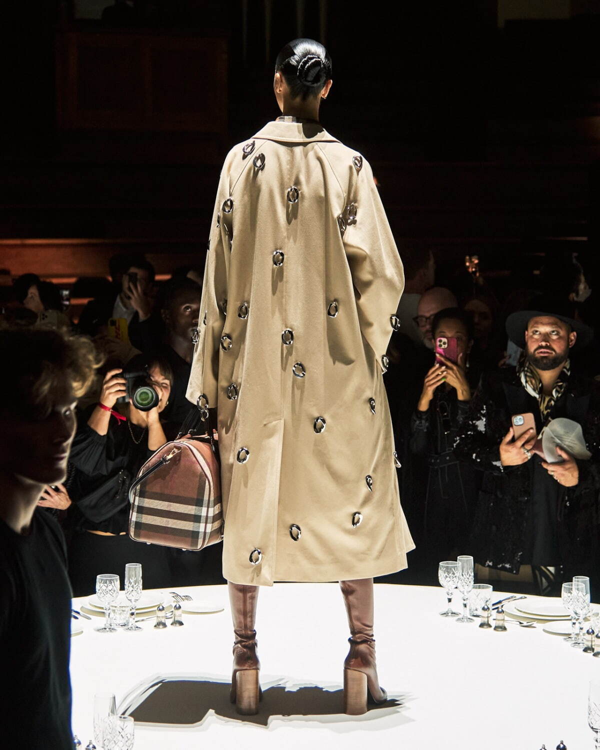 バーバリー(BURBERRY) 2022-23年秋冬ウィメンズコレクション  - 写真14