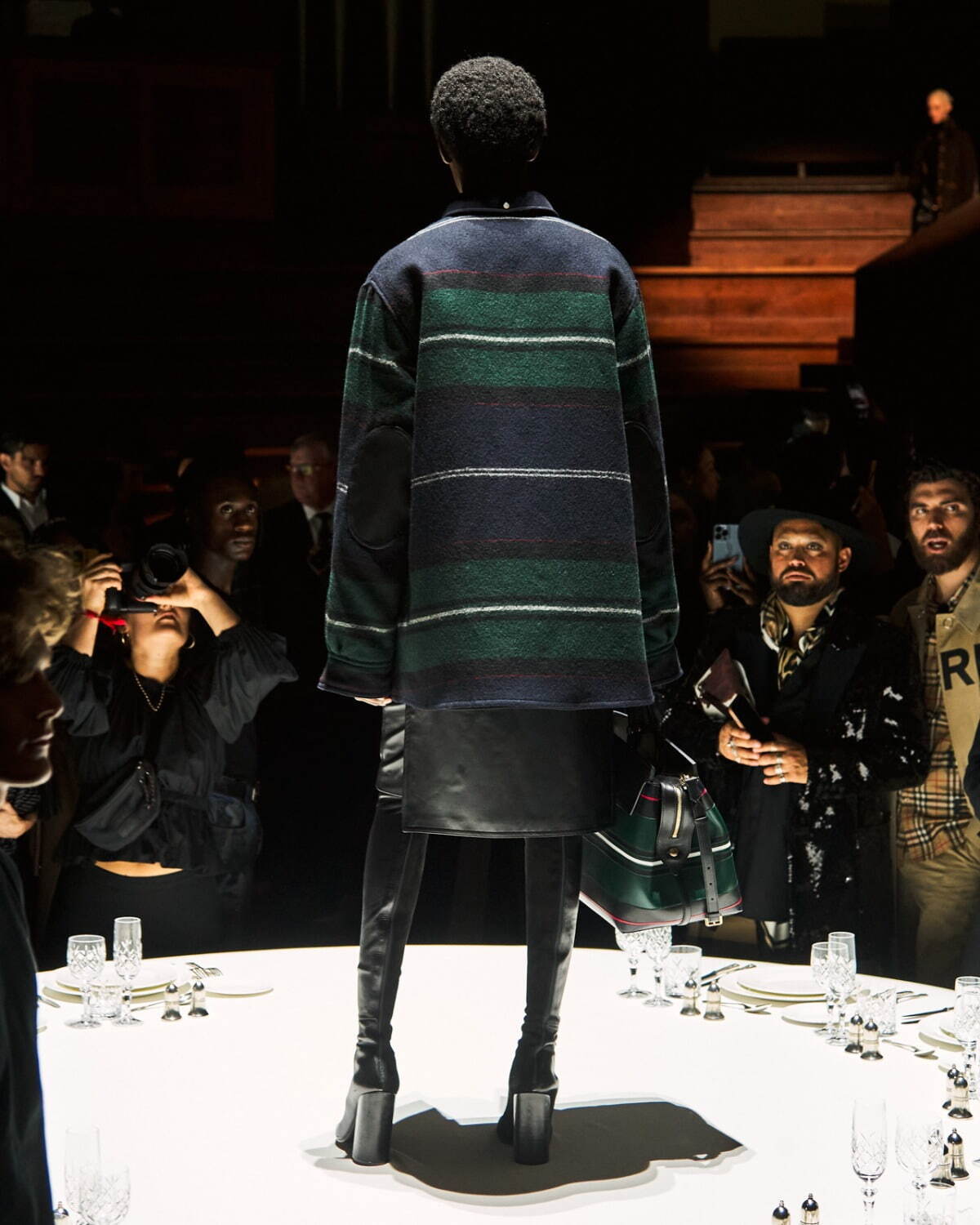 バーバリー(BURBERRY) 2022-23年秋冬ウィメンズコレクション ディテール - 写真16