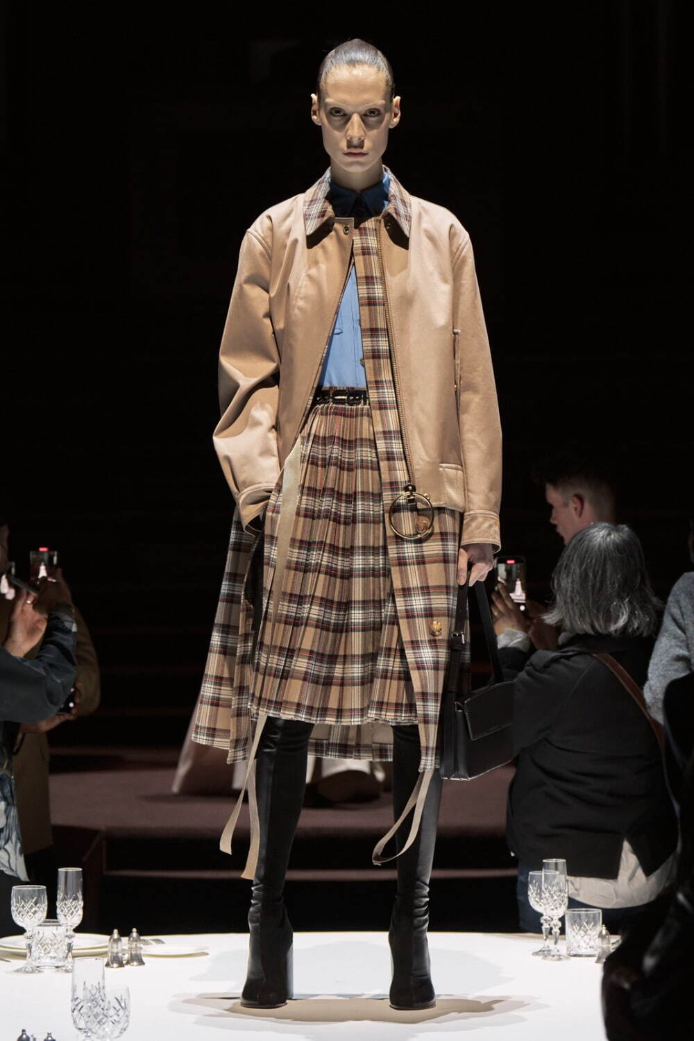 バーバリー(BURBERRY) 2022-23年秋冬ウィメンズコレクション  - 写真57