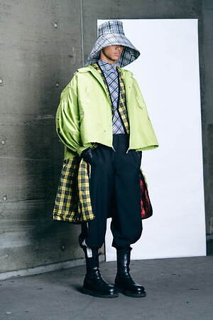 メグミウラ ワードローブ 22-23年秋冬コレクション - 色と個性が交差する服｜写真5