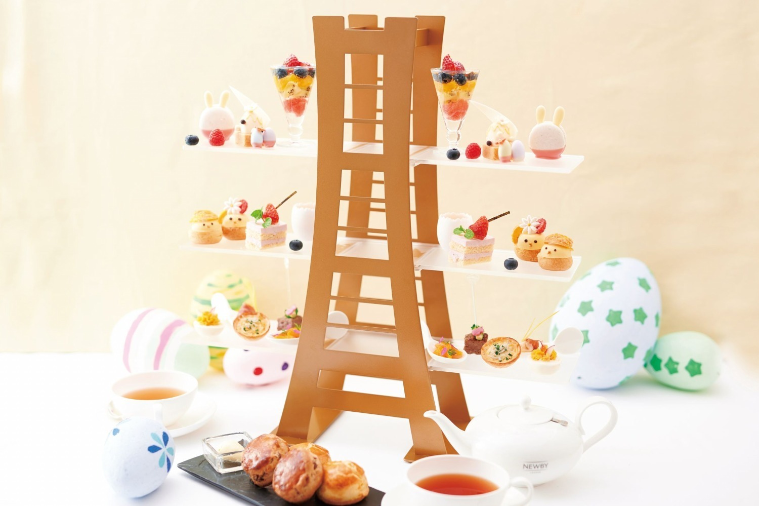 横浜ロイヤルパークホテル「イースター」アフタヌーンティー、“うさぎ＆卵”モチーフのスイーツ