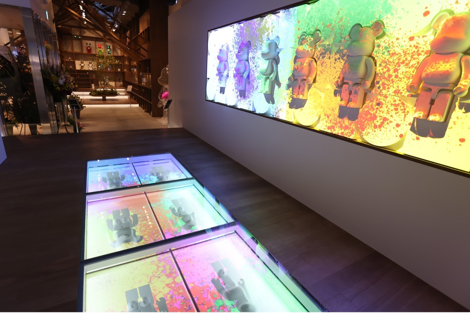 メディコム・トイ プラス 表参道ヒルズ「メディコム・トイ プラス」が表参道ヒルズ西館に移転リニューアル、人気「ベアブリック」