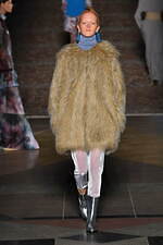 フミエ タナカ 2022-23年秋冬コレクション - 歩みを止めず、希望へと向かう｜写真17