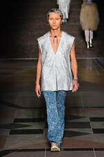 フミエ タナカ 2022-23年秋冬コレクション - 歩みを止めず、希望へと向かう｜写真22