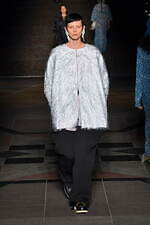 フミエ タナカ 2022-23年秋冬コレクション - 歩みを止めず、希望へと向かう｜写真25