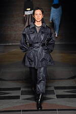 フミエ タナカ 2022-23年秋冬コレクション - 歩みを止めず、希望へと向かう｜写真26