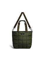 タトラス初のバッグ、“ダウンウェア”着想のメタルパーツ付きナイロントートやバックパック｜写真1