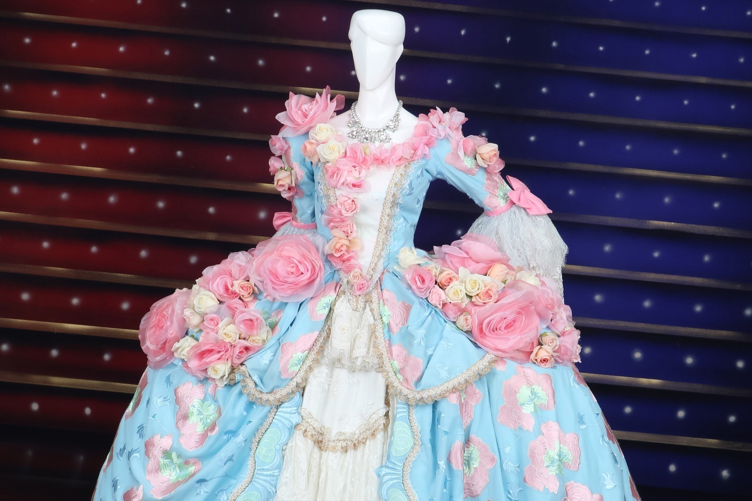 神戸ファッション美術館「華麗なる宝塚歌劇衣装の世界」