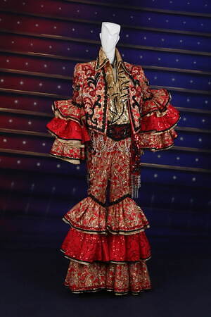 特別展「華麗なる宝塚歌劇衣装の世界」神戸ファッション美術館で