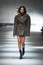 N21 2022-23年秋冬コレクション - ファッションの物語を今日的に“アップデート”｜写真3