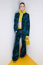 ニナ リッチ 2022-23年秋冬コレクション - 色と素材で遊ぶミックス＆マッチ｜写真17