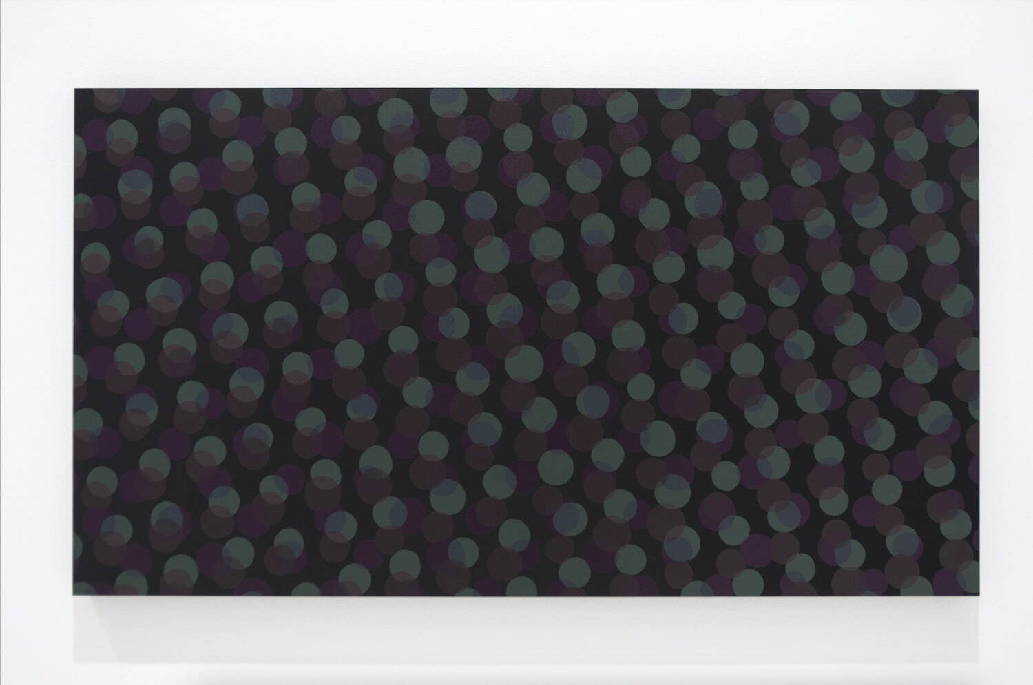 名和晃平《Dot Array - Black#239》2022年
UVプリント、紙、アクリル、木製パネル　56×100cm
提供：Gallery Nomart
撮影：加藤成文