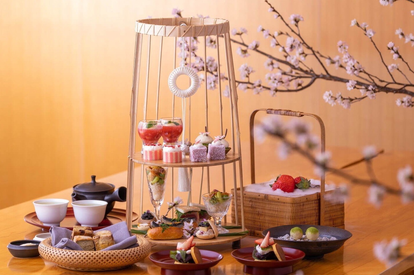 日本茶｜ハイアット リージェンシー 京都"和"アフタヌーンティー、桜のチーズケーキや宇治抹茶タルト