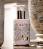 「V&A ビューティー」日本初上陸、V&A博物館のアート作品がコスメに！ウィリアム・モリスデザインも｜写真15