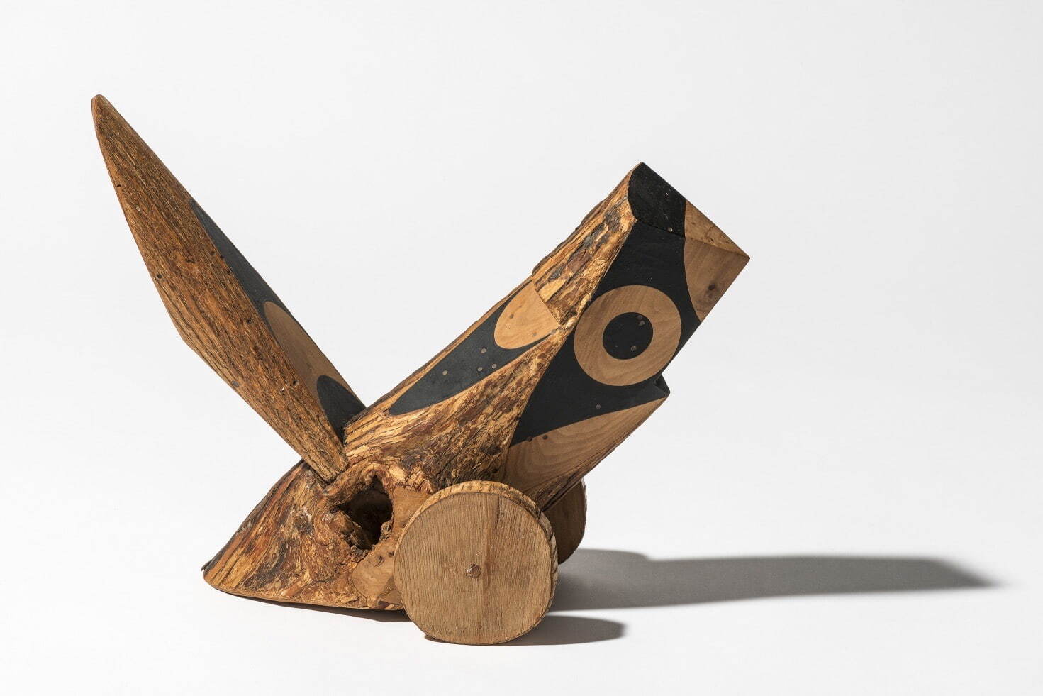 《佐賀杵島山─刀彫のカチカチ車》1966年以前 木 ピラール＆ジュアン・ミロ財団、マジョルカ Fundació Pilar i Joan Miró a Mallorca Photographic Archive