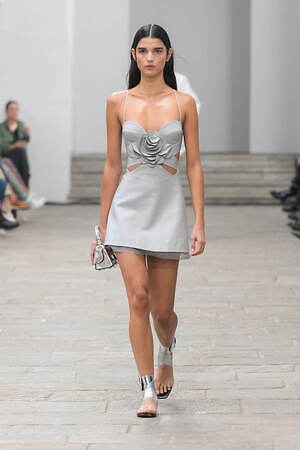 エルマンノ シェルヴィーノ(ERMANNO SCERVINO) 2023年春夏ウィメンズコレクション  - 写真12