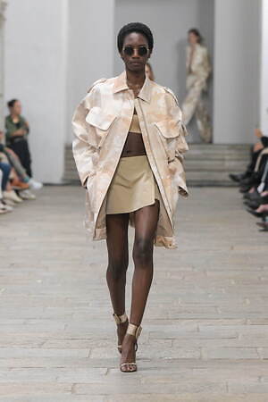 エルマンノ シェルヴィーノ(ERMANNO SCERVINO) 2023年春夏ウィメンズコレクション  - 写真34