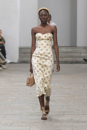 エルマンノ シェルヴィーノ(ERMANNO SCERVINO) 2023年春夏ウィメンズコレクション  - 写真37