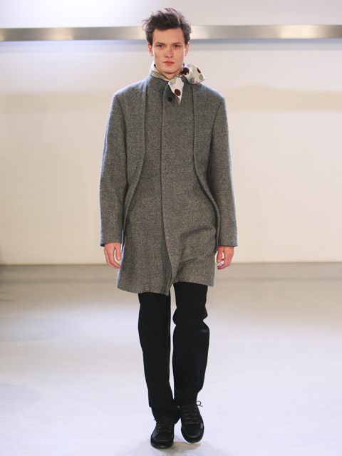 イッセイ ミヤケ(ISSEY MIYAKE) 2010-11年秋冬ウィメンズ